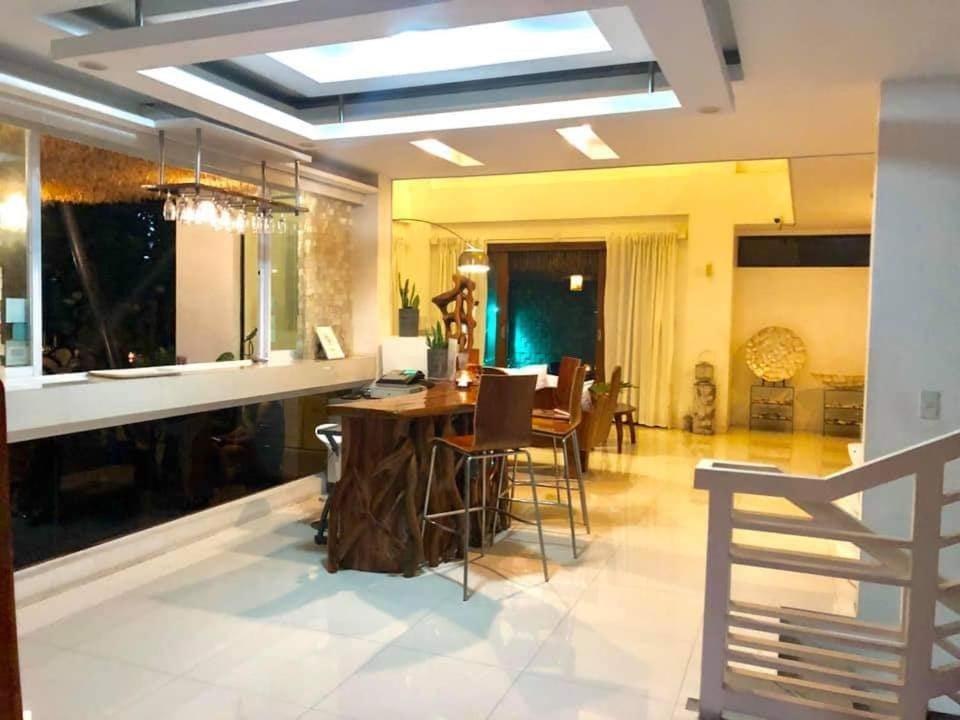 เดท แอนด์ ไดน์ รีสอร์ต Hotel อันติโปโล ภายนอก รูปภาพ